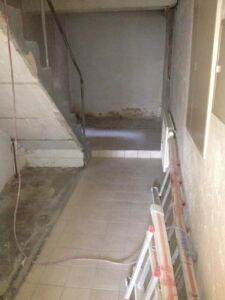 Hofer Montagen Treppen vor der Renovierung aus einer anderen Perspektive